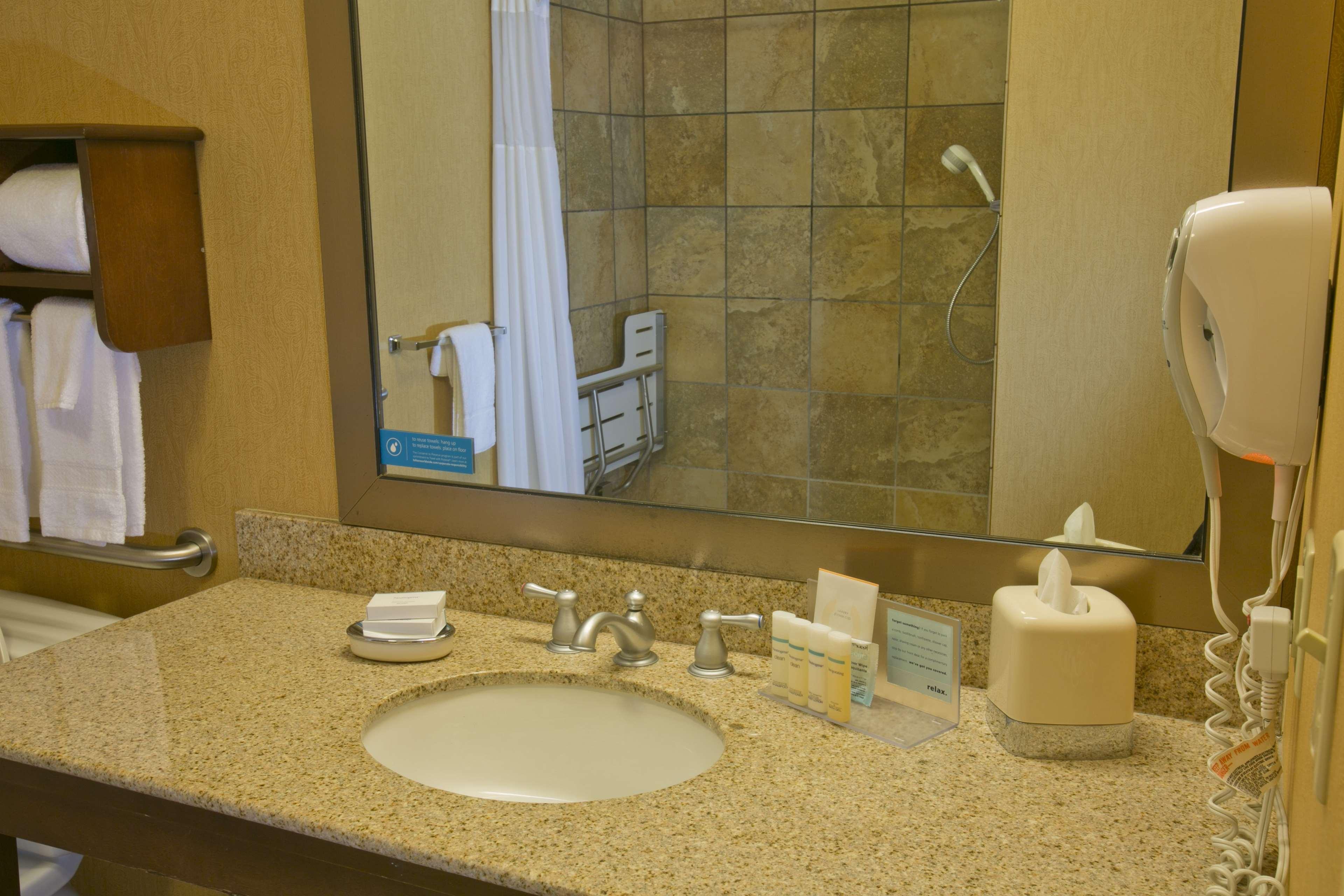Hampton & Hotel 3*