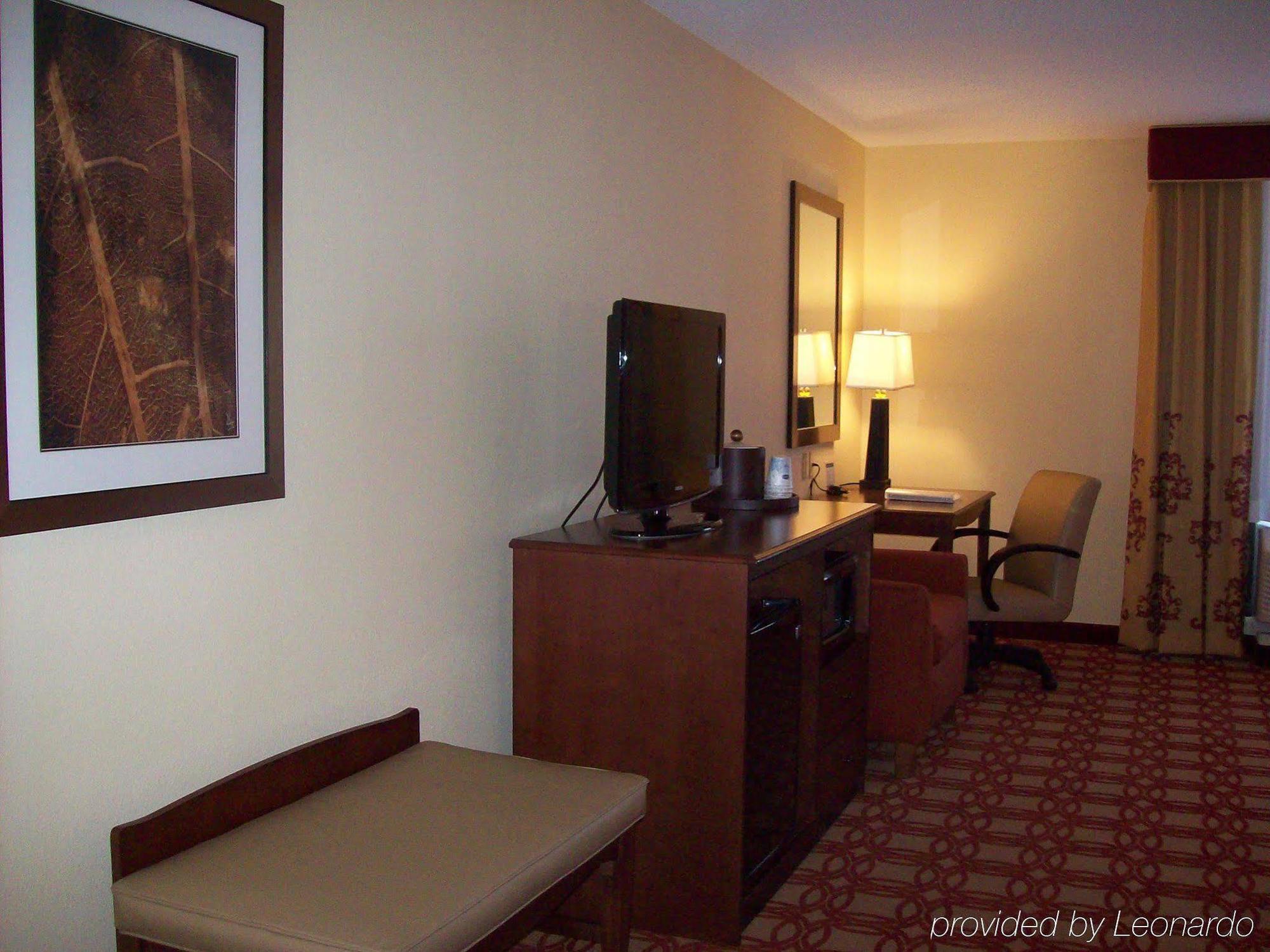 Hampton & Hotel Wiggins