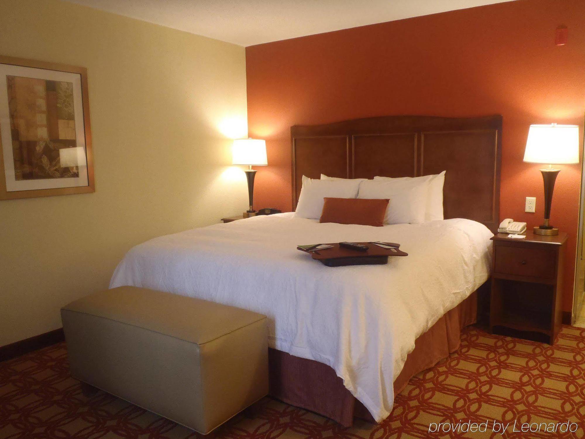 Hampton & Hotel 3*